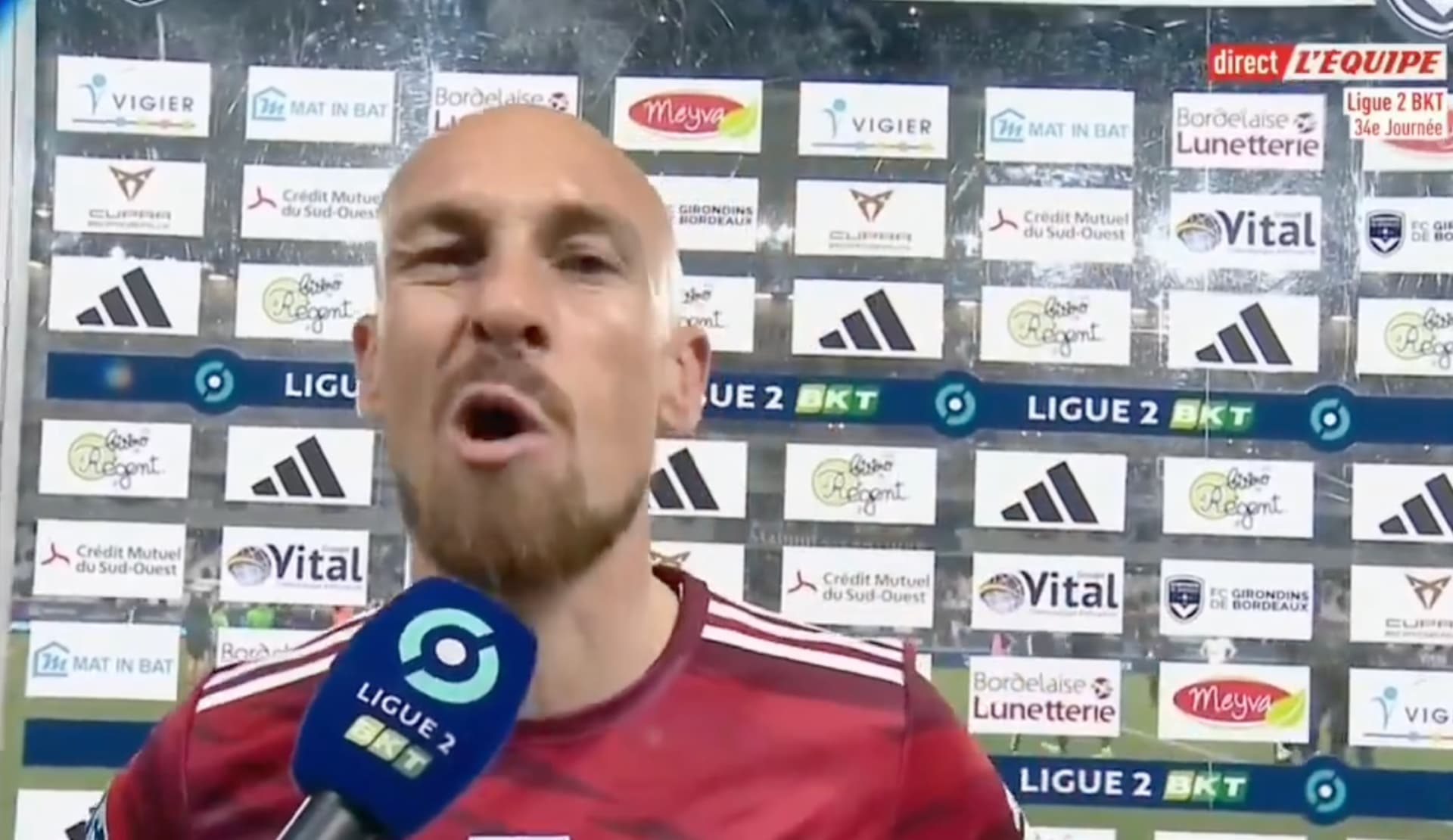 Gaëtan Courtet fustige... l'arbitrage de Bordeaux-Dunkerque (2-0, J34), Zan Vipotnik soulagé